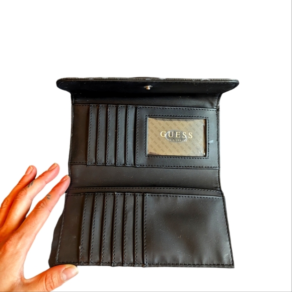 Guess black signature wallet - Picture 3 of 3